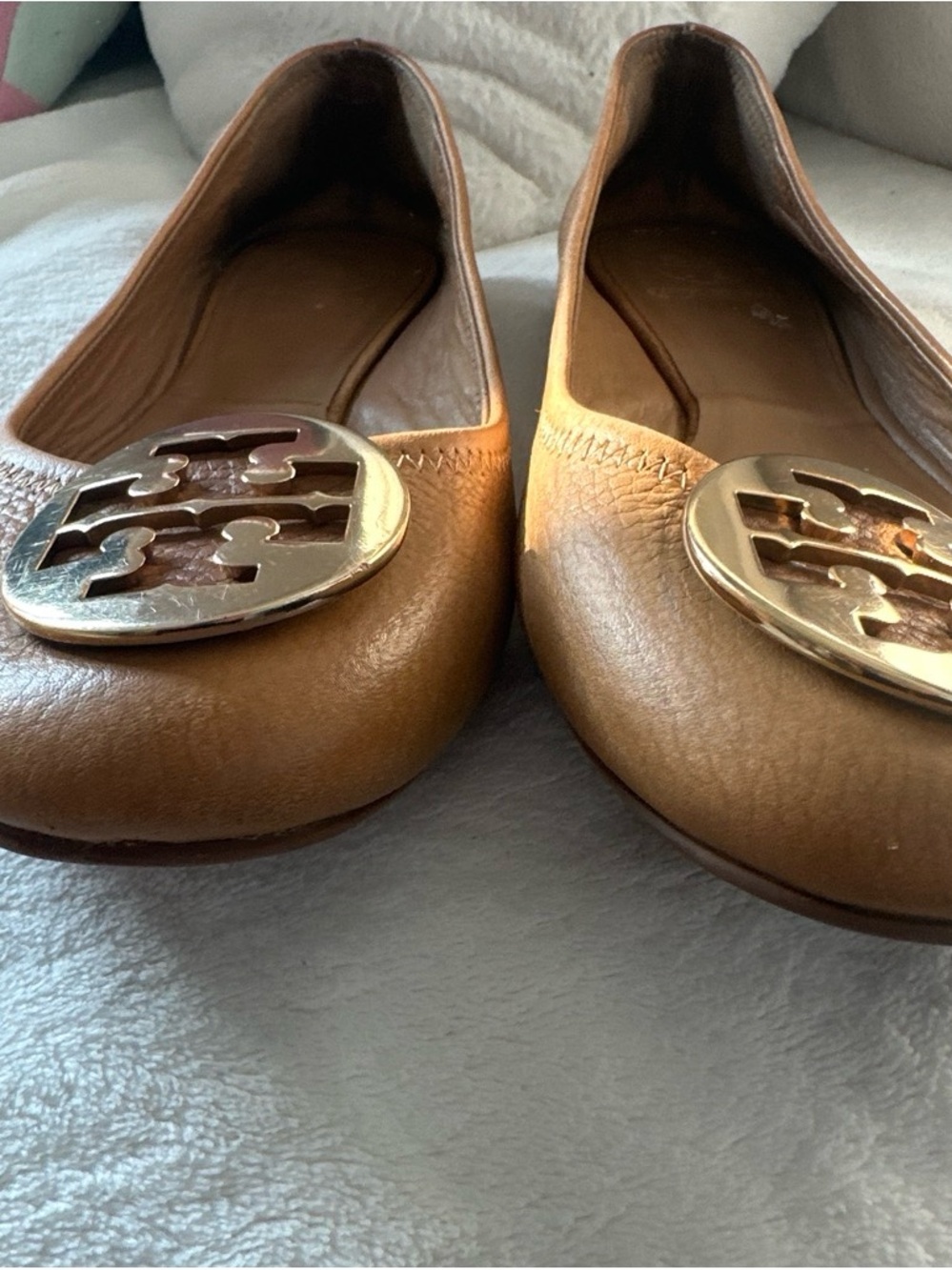Tory Burch Tan Leather Ballet Flats with Gold Logo - Picture 6 of 8